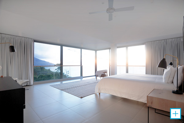 Luxury_Villa_Seychelles_Master_Suite_01_+